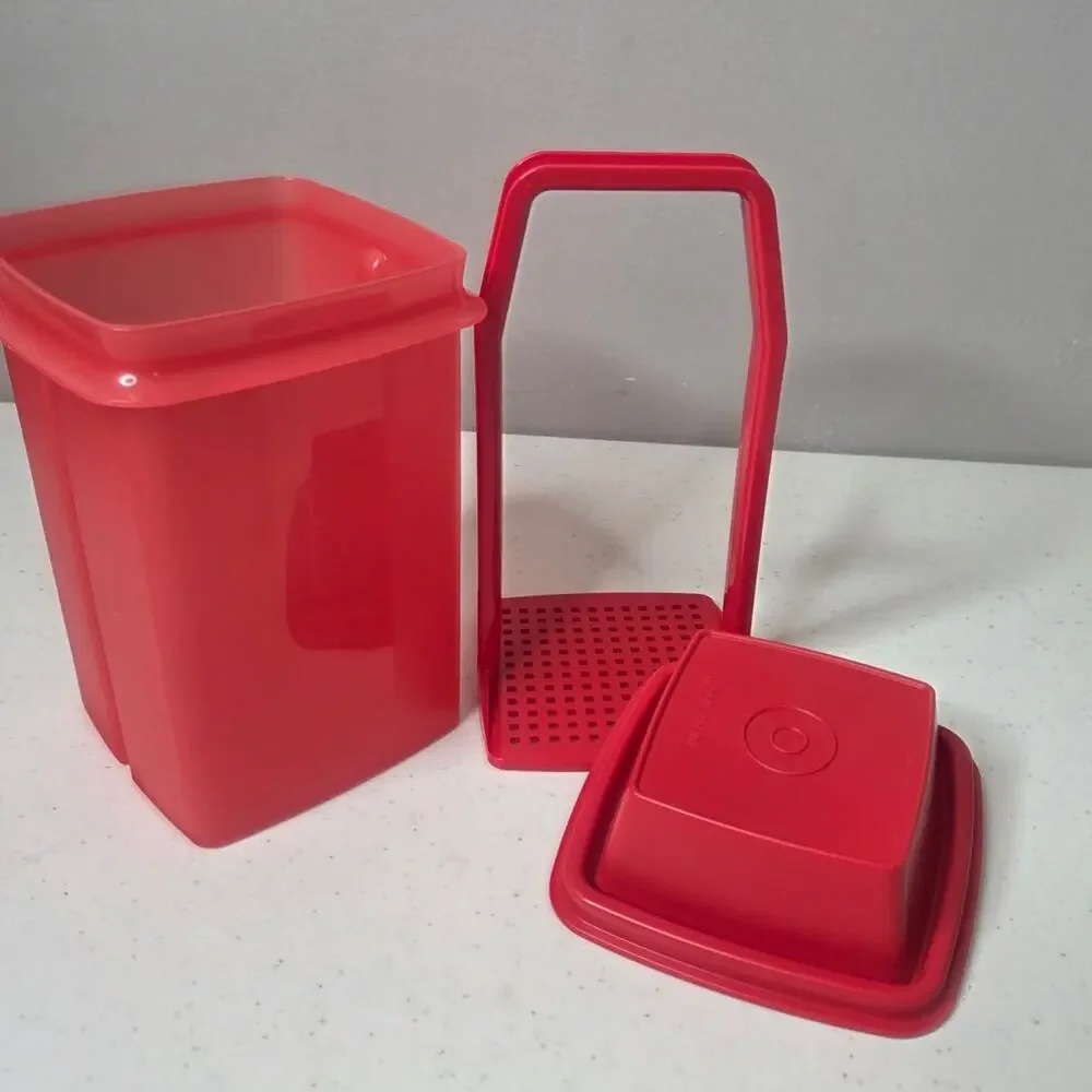 Tupperware Pick-A-Deli Pickle Keeper Large 8 Cup 3 Piece Red